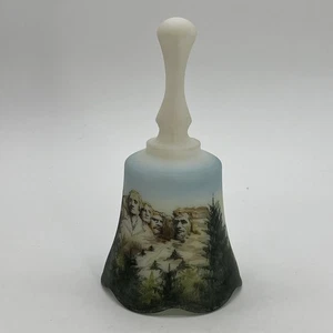Campana Fenton Mount Rushmore firmata D. Fredrick 6 3/8” vetro satinato vintage - Foto 1 di 8