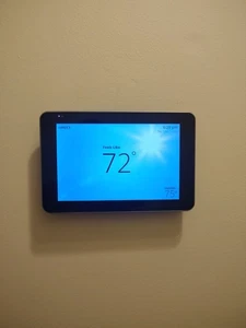 Lennox iComfort S30 Ultra Smart Thermostat With Smart Hub - Picture 1 of 7