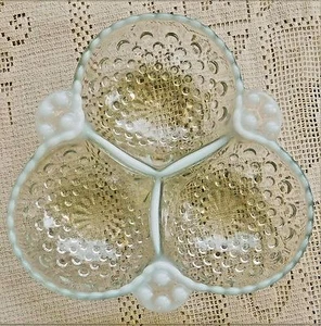 VINTAGE MID-20th CENTURY FENTON HOBNAIL MOONSTONE GLASS CANDY / RELISH DISH - Picture 1 of 5