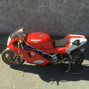 DUCATI 888 RACE BIKE. EX BSB AND WORLD SOUND OF THUNDER. RARE BARGAIN INVESTMENT - Picture 1 of 7