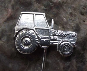 Zetor Model 4011 Agricultural Farming Farm Tractor Czechoslovakia Pin Badge - Picture 1 of 6