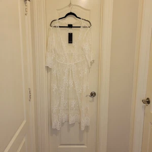 Liv Los Angeles Damen-Kimono weiß Spitze bestickt Überwurf Größe Large neu mit Etikett - Bild 1 von 5