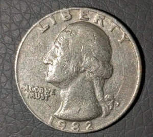 1982-P 25c Quarter Object Struck Through Grease Impression On Forehead P/P Rpm - Picture 1 of 13