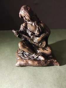 John Letts Bronzeskulptur einer Gitarre spielenden Frau Top Weihnachtsgeschenk - Bild 1 von 5