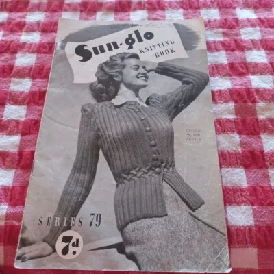 😇 Sun-glo Womens Series 79 Vintage Knitting pattern Book black & white 16 Pgs - image 1 of 4