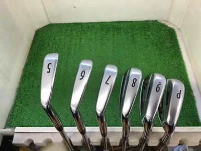 Titleist Right Handed Iron Set AP2 712 5-9,Pw Dynamic Gold Flex S200 - Image 1 of 4