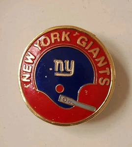 VINTAGE NEW YORK GIANTS 1971 NFL PROPERTIES BRASS ENAMEL BELT BUCKLE - Picture 1 of 4