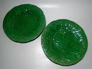 2 Victorian 9¼" / 23.5cm Green Majolica Plates; Begonia Leaf, Strawberry, Grape - Picture 1 of 9