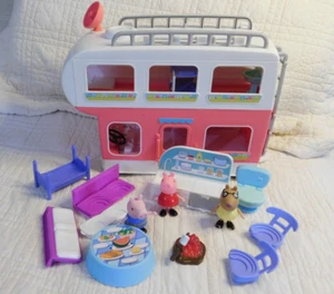 PEPPA PIG Motor Home Playset Camper RV w/Peppa figures + Pedro & accessories - Picture 1 of 8