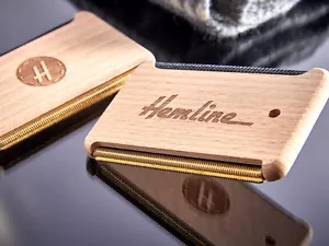 Pettine tessuto e lana in legno di Hemline - Foto 1 di 3