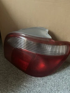 toyota yaris rear light - Picture 1 of 6