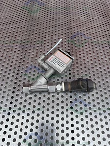 Actuador de válvula neumático Gemu 540/15/D59405-1 con accesorio NPT de 1/2" - Imagen 1 de 13