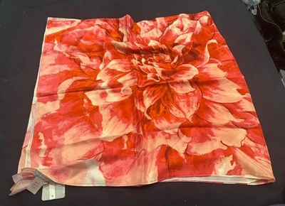 Bufanda floral de seda rosa grande Nordstrom nueva con etiquetas $59 Foto 1 de 3