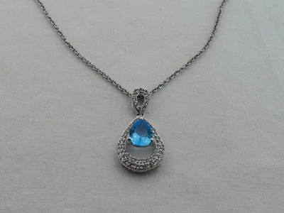 Estate Sterling Silver Small Blue Topaz Pendant with an 18" Necklace QW-15 - Image 1 of 4
