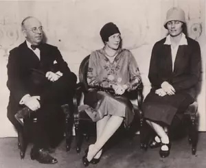 1926 Pressefoto James A. Stillman, Ehefrau und Tochter in Paris, Frankreich Hotel - Bild 1 von 2