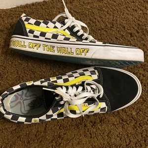 Size 13 - VANS SpongeBob SquarePants x Old Skool Off The Wall - Picture 1 of 13