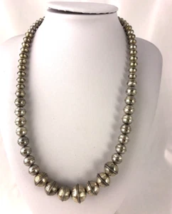 Collar Perlas Navajo Plata Esterlina Graduada Banco Estampado a Mano 20" 335 - Imagen 1 de 12