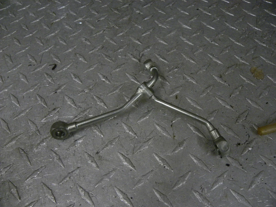 YZ450F YAMAHA 2003 (LOTE D) YZ 450F 03 LÍNEA DE ACEITE Foto 1 de 1