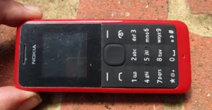 Nokia 105 SIM Free Unlocked Mobile Phone RED ( No battery or charger) - Picture 1 of 2