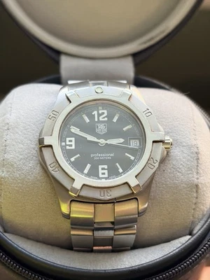 Reloj de cuarzo para hombre TAG HEUER 2000 exclusivo WN1110 esfera negra fecha Foto 1 de 4