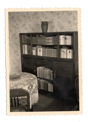 Vintage Foto 1940er Wohnzimmer Bücherregal Bibliothek Art Deco Möbel - Bild 1 von 2