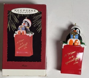 Vintage 1996 Hallmark Keepsake Ornament Mom - Picture 1 of 9
