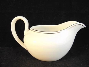 Wedgwood Doric Platinum Creamer - Picture 1 of 3