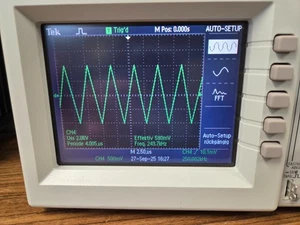 Tektronix 4-Kanal Oszi TDS2014 mit FFT (25-9-21-4) - Bild 1 von 10