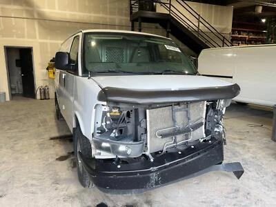 10-17 GMC Savana Van 2500 9.5" 3.42 Rear Axle GU6 147K Foto 1 de 4