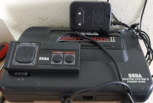 Consola de sistema de videojuegos Sega Master System II 8 bits (completa/en pleno funcionamiento) - Imagen 1 de 7