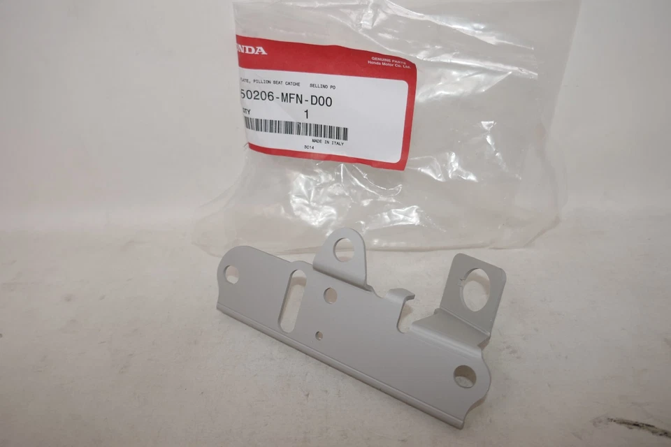 OEM Honda Seat Pillion Plate Catch 50206-MFN-D00 CB1000R 2011-2016 - Image 1 of 1