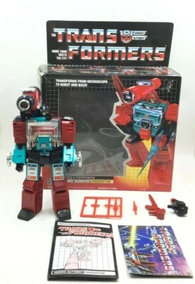 VINTAGE HASBRO 1985  TRANSFORMERS AUTOBOT SCIENTIST PERCEPTOR HEROIC AUTOBOT MIB - Image 1 of 4