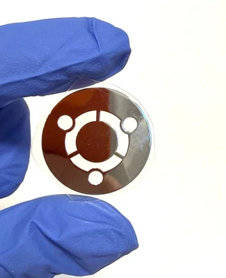 1 Pc Linux Ubuntu Laptop/PC  Metal Sticker Label Logo Decal Badge 28mm, Silver - Immagine 1 di 3