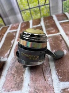 2001S Shakespeare Synergy Steel Casting Fishing Reel - Picture 1 of 6