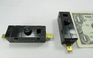 Lotto 2 Interruttori a pulsante Cherry E13 15A normalmente aperti 125/250 VAC 0E1349EC NO - Foto 1 di 8