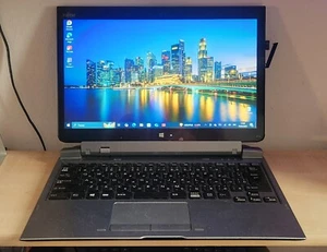 Fujitsu Arrows Q775 - Picture 1 of 13