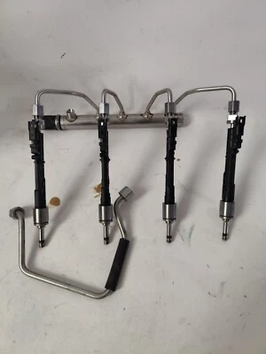 2014 BMW X1 E84 I 2.0L L4 TRILHO DE INJEÇÃO DE COMBUSTÍVEL DE ALTA PRESSÃO COM INJETORES - Imagem 1 de 4