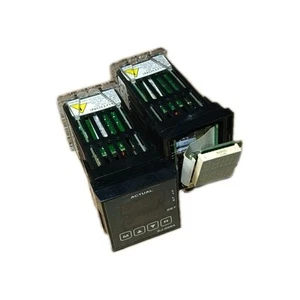 Watlow 93BB-1CD0-00AJ Digital Temperature Controllers  - Picture 1 of 5