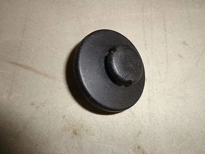 Trunk Floor Nut Cadillac Seville STS 98 99 00 01 02 03 04 - Image 1 of 2