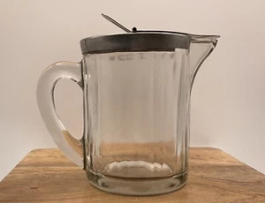 VINTAGE McKEE 1951 GLASS SYRUP PITCHER METAL SPRING LOADED LID Bloomfield Ind. - Picture 1 of 5