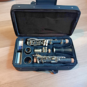Bundy wood clarinet - repadded and ready to play