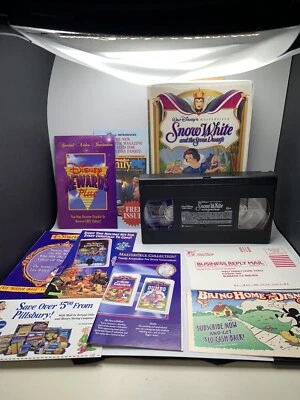 Snow White and the Seven Dwarfs VHS Walt Disney Masterpiece Clamshell w/ Inserts - Image 1 of 4
