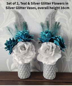 BLAUGRÜN & SILBER BLUMEN, 2 X SILBER GLITZER GLASVASEN, KÜNSTLICH HANDGEFERTIGT, 38 cm - Bild 1 von 8