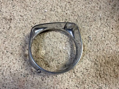 Buick Wildcat 1966 cromo faro anillo puerta bisel exterior izquierdo GM # 1374303 Foto 1 de 4