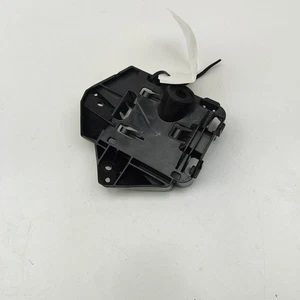 Toyota C-HR AX20 BOUTIE DE CAPTEUR RADAR RADAR REGET 88215-F4040 2023 30943651 - Imagen 1 de 10