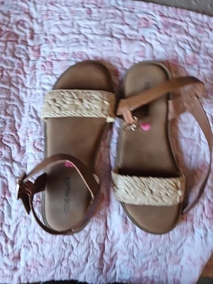 New Steve Madden Girls' Size 2 Sandals ( Never Used Just Tried On) - Image 1 of 2