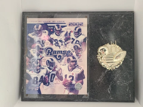 VTG 2002 ST LOUIS RAMS Wall Plaque 12" x 15" on Wood - 8 Big Name Players Cover