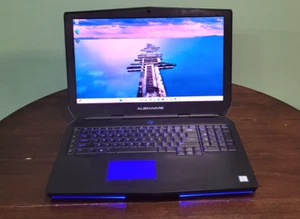 Alienware 17 R3 - i7 6700HQ - GTX 970M - 4k display - READ DESCRIPTION - Picture 1 of 11
