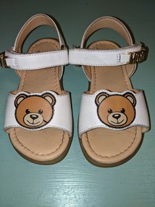 moschino girls sandals