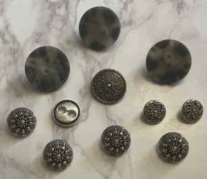 Estate Crafting Plastic Mixed Sewing Buttons Lot J-54 - Picture 1 of 12